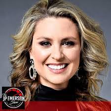 Amanda Bozek's Instagram, Twitter & Facebook