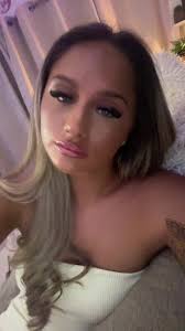 This plaster is wrecking my life✌🏻✌🏻