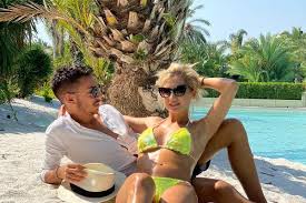 It started broadcasting on 9 april 2007 and is part of the intact group, owned by the family of the romanian businessman and politician dan voiculescu. Antena Stars Citeste Toate Articolele Despre Antena Stars Spynews Ro Pagina 1 Din 115