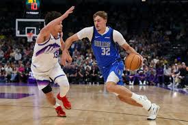 Mavericks experiment with Cooper Flagg at point guard in preseason ...
