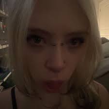 Looking for a tattoo artist who is great at hand tattoos with exceptional  line work. Thank you!!