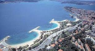 Malha estonada estampa toulon 1970. Toulon Information France