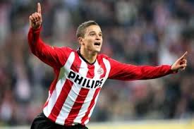 Pin Van Mark Van Dijk Op Eindhoven Eindhoven Voetballen Voetbal