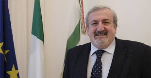 Presentato ieri sui canali social di regione puglia il primo documento di indirizzo per il contrasto delle povertà educative, a firma degli assessori sebastiano leo (istruzione, formazione. Presidente Regione Puglia
