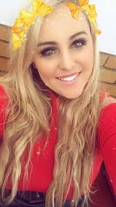 Dis sooo lekker om lang hare te he ❤️💛 Dankie Hollywood hair dat julle dit  vir my moontlik maak met hierdie amazing extentions!! Kontak Pearl by