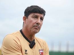 Alfredo Vera's Instagram, Twitter & Facebook