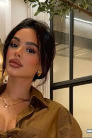 Elizabeth Guardado's Instagram, Twitter & Facebook