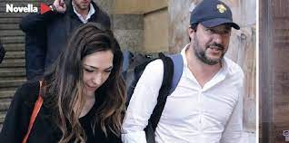 E' attualmente la fidanza del leader della lega matteo salvini con cui convive da fine 2020. Matteo Salvini E Francesca Verdini Intreccio Di Mani A Milano