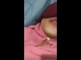 Di kasih minuman perangsang lalu di entot. Free Tudung Hijan Pancut 2021 Movies