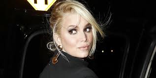 Jessica Simpson Is 'Disappointed' After Natalie Portman Shames Her For 1999  Bikini Photo