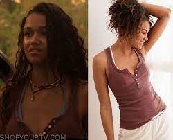 And when we realize we haven't seen kiara or jj's. Kiara Outer Banks Fashion Clothes Style And Wardrobe Worn On Tv Shows Shop Your Tv Bank Fashion Kiara Outer Banks Style Outer Banks Style