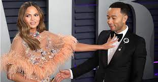 Fox news anchor laura ingraham made comments disapproving chrissy teigen's inclusion on time's 100 most influential people list. Chrissy Teigen Hat Ein Grossflachiges Problem