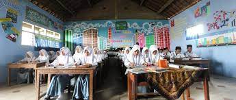 Gambaran tentang dekorasi ruang kelas sma yaitu menggunakan warna cerah, pilihan warna yang lebih kalem, dan tidak mencolok. 45 Dekorasi Kelas Sma Ips Ipa Yang Kece Paling Hits Dan Kekinian Terbaru Calonarsitek Com