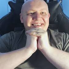 Krzysztof Wierzbicki Mr.deadlift już niejednokrotnie udowodnił, że w  martwym ciągu nie ma sobie równych a pokonywanie kolejnych granic jeśli  chodzi o podnoszony przez niego ciężar to tylko kwestia czasu. Przed  Krzyśkiem stoi