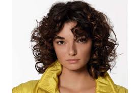 Stress, fatigue, allaitement, climat, prise de médicaments… les causes sont nombreuses, mais. Quel Carre Pour Mes Cheveux Boucles Ou Frises