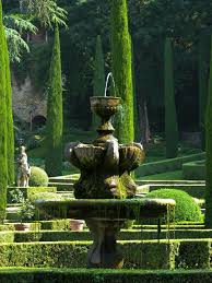 52 Erstaunliche Bilder Von Gartenbrunnen Zum Inspirieren Archzine Net Gartenbrunnen Brunnen Garten Garten