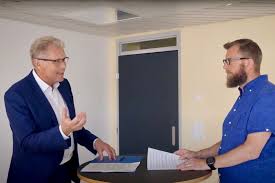 Kupfer-Ersatz: Knut Schmidtke (FiBL) und Martin Keller (Fenaco) im  Interview