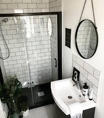 Banheiro Simples 90 Projetos De Decoracao Para Te Inspirar Em 2020 Em 2020 Banheiro Preto E Branco Banheiro Preto Piso Preto E Branco