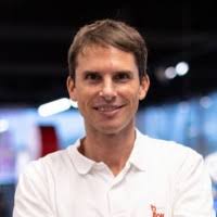 300+ perfiles de «Forstner»