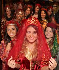 Pin By Berfin On Kurdish Henna Night In 2019 Henna Party Turkish Wedding Wedding Henna