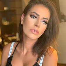 Adriana sant anna is straight. Ex Bbb Adriana Sant Anna Publica Foto Da Adolescencia E Viraliza Gusttavo Lima De Cabelo Metropolitana Fm