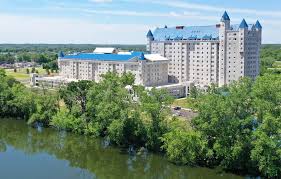 There are apartments with two or three bedrooms available for sale and only 7 apartments with three bedrooms left. The Grand Castle Apartment Homes Apartments In Grandville Mi