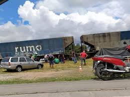 Um jovem de 25 anos foi brutalmente atropelado no túnel do aeródromo de vilar da luz, na folgosa, maia, ao ser colhido durante uma corrida de carros. Homem Vai Fazer Selfie Perto De Trilho E Morre Atropelado Por Trem Na Grande Curitiba Bem Parana