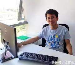这一天，张一鸣用了7年。 张一鸣比别人聪明吗？不是。他后来也说：同期毕业的同学，比他聪明的人很多，比他能干的也多。 那，为什么是他？ 正如稻盛和夫在《活法》中所说：成功的企业都有自己的配方。 成功的人，也有自己的配方。 å¼ ä¸€é¸£1æ¬¡æ‹çˆ±1æ¬¡å©šå§»èƒŒåŽ å¯ä»¥çœ‹åˆ°ä»–åˆ›ä¸šæˆåŠŸçš„3ä¸ªç‰¹è´¨ å¿«èµ„è®¯
