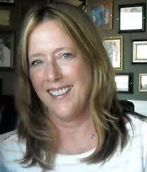 Iris Thorne's Instagram, Twitter & Facebook