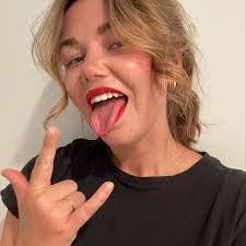 Danielle Shanklin's Instagram, Twitter & Facebook