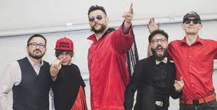 Smola a hrušky spravili pesničku pre petru vlhovú. Smola A Hrusky