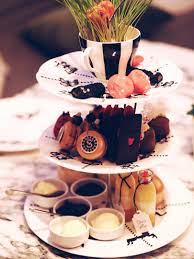 Alice in wonderland birthday tea party details: Dinner Decor Mad Hatter S Afternoon Tea At The Sanderson Hotel Sarah Akwisombe