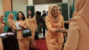 Dharma wanita persatuan adalah organisasi kemasyarakatan yang menghimpun dan membina istri pegawai asn dengan kegiatan pendidikan, ekonomi dan sosial budaya. Kunjungan Kerja Pengurus Dharma Wanita Persatuan Provinsi Sumatera Selatan Dalam Rangka Konsolidasi Dan Pembinaan Terhadap Dharma Wanita Persatuan Kabupaten Oku Selatan Portal Resmi Sekretariat Pkk Pemerintah Kabupaten Oku Selatan