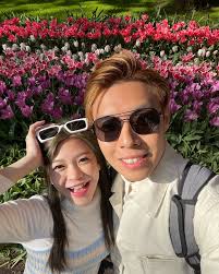 郁金香的花语是：永恒的爱， 洪先生今年带上我看上了荷兰郁金香季节🌷🌷 荷兰一被誉为“郁金香之国”，是全球蕞大的郁金香产地