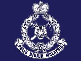 Ketua polis daerah melaka tengah, acp afzanizar ahmad berkata untuk itu, enam kaunter disediakan bagi orang ramai membuat semakan dan bayaran saman yang dibuka mulai pukul 8 pagi. Kaunter Semakan Bayaran Saman Trafik Dibuka Mulai Esok