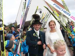 Magdalena Neuner Bei Kirchlicher Hochzeit In Wallgau Bilder Magdalena Neuner