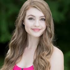 Carol Strausburg's Instagram, Twitter & Facebook