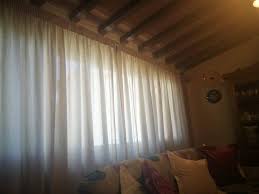 Tende interni tendaggi moderni in seta ricamata color ottanio e acciaio. Guida Ai Tessuti Per Arredamento Le Fibre Naturali Gani