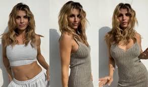Maybe you would like to learn more about one of these? Elisabetta Canalis Dalla Tuta Al Vestito La Trasformazione E Sexy Video