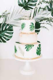 Modern Tropical Wedding Cake Idea With Painted Tropical Leaves Tropicalweddingcake Decoration Anniversaire 18ans Anniversaire Tropical Decoration Anniversaire