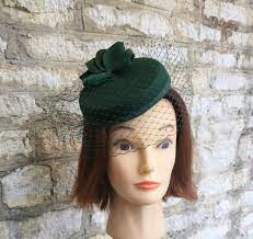 Pillbox Hat With Veil Dark Green Cocktail Hat And Fascinator Etsy Hat With Veil Cocktail Hat Fascinator