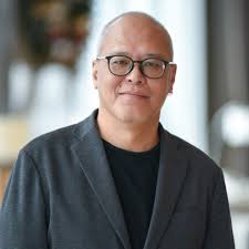 Learn about the Mentors helping entrepreneurs in our program