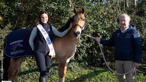 🔴 incapable d'assumer avoir fait de l'équitation, l'avocat militant juan branco explique que c'est un sport de paysan. Laura Cornillot Premiere Miss Ambassadrice Du Comite Regional D Equitation Base A Villeneuve D Ascq