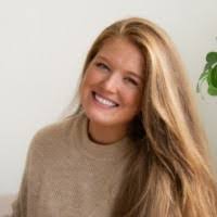 Kelly Crist's Instagram, Twitter & Facebook