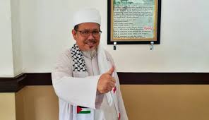 Tengku zulkarnain kenakan penutup kepala khas rusia: Masya Allah Pengakuan Terbaru Tengku Zul Bikin Begidik Ibu Saya Memang Cina Saya Bukan