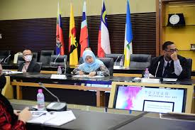 Look through examples of pengajian translation in sentences, listen to pronunciation and learn grammar. Mohe Mesyuarat Majlis Bersama Jabatan Kementerian Pengajian Tinggi Kpt