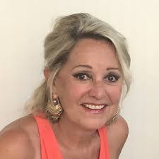 Kim Lemon's Instagram, Twitter & Facebook