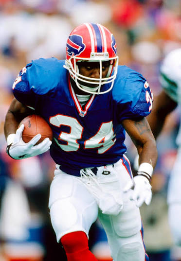 Let's take a moment to appreciate Thurman Thomas... cause the dude was a LEGEND for the Buffalo Bills. (🎥 @nflthrowback)