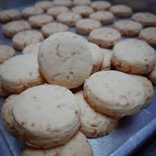 Resepi cara cara membuat kuih ketayap yang lembut cantik. Biskut Bangkit Cheese Rangup Cair Di Mulut Cukup Mudah Guna Penutup Botol Mineral Jer Ganti Acuan Keluarga