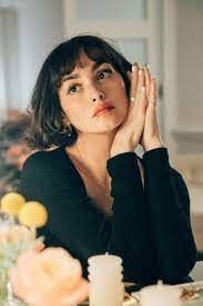 cheekbones gefallig versuchts mit dem french bob in 2021 frisuren haarschnitte frisuren kurze haare blond franzosischer haarschnitt